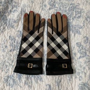 Women’s Burberry gloves